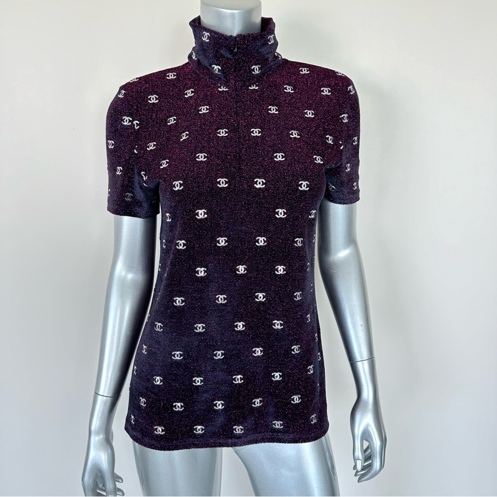 CHANEL CC shiny logo women top size 42 FR or 8 US Authentic